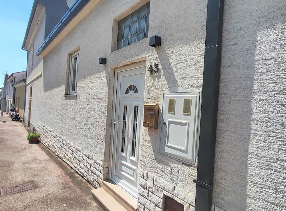 Bright and Spacious Stay With Private Parking in Crikvenica