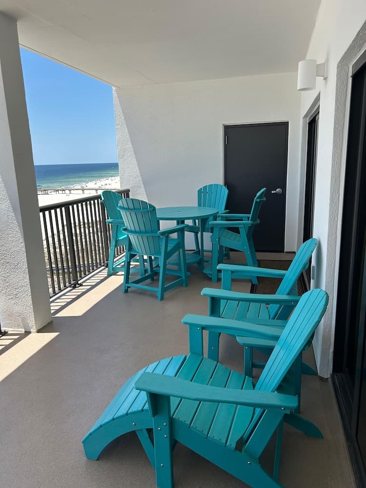 The Palms West 813