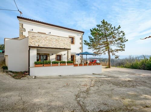Beautiful Villa in Nature