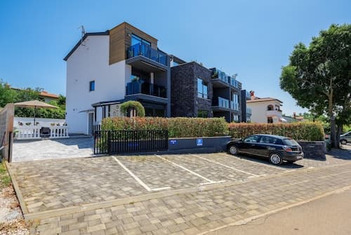 Apartment in Kukci With Heated Pool