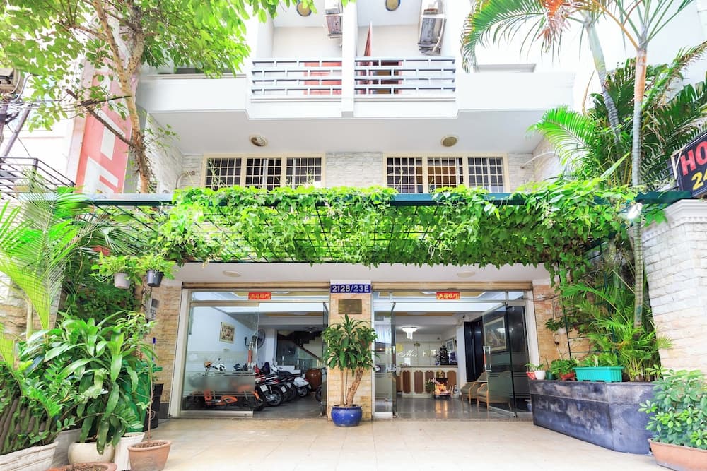 Mai Hotel SG - by BAY LUXURY