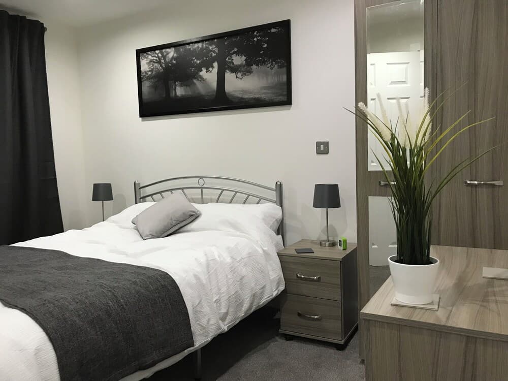 Modern 2BR Flat in Langset Road