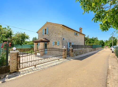 Villa Ida With View