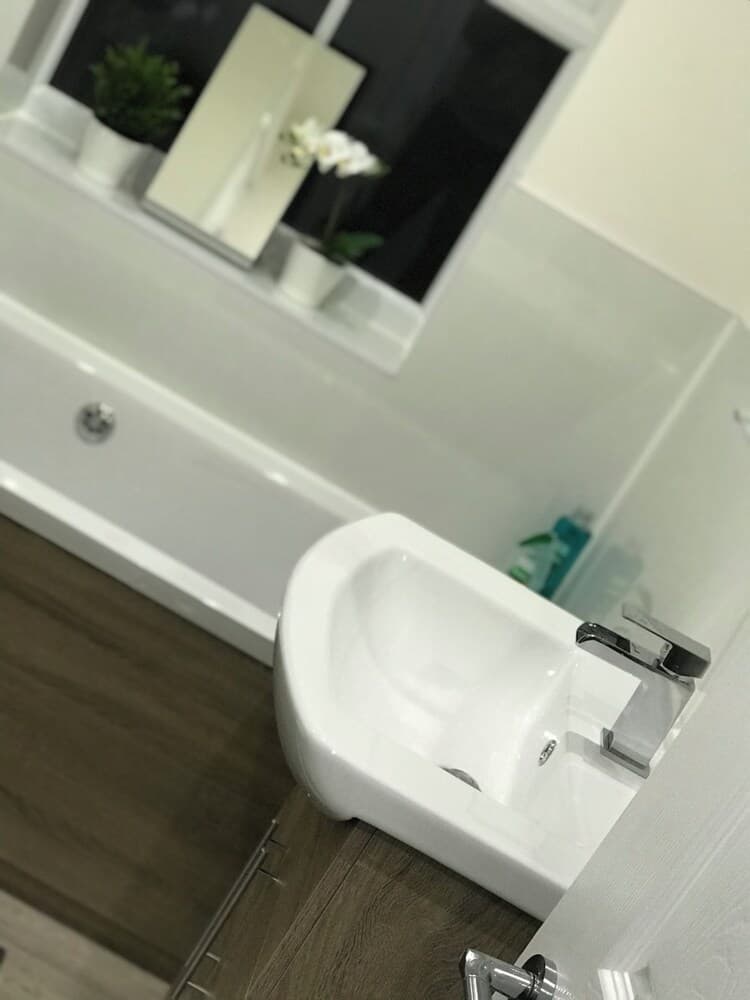 Modern 2BR apartment in Northwood St