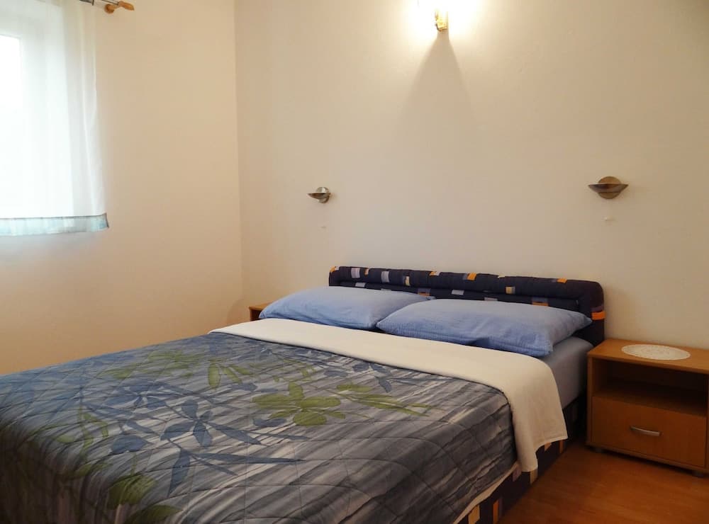 Bright Krk Apartment With Balcony and Beach Proximity