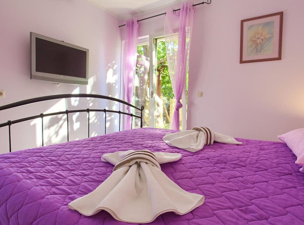 Elegant Krk Hideaway Apartment With Terrace