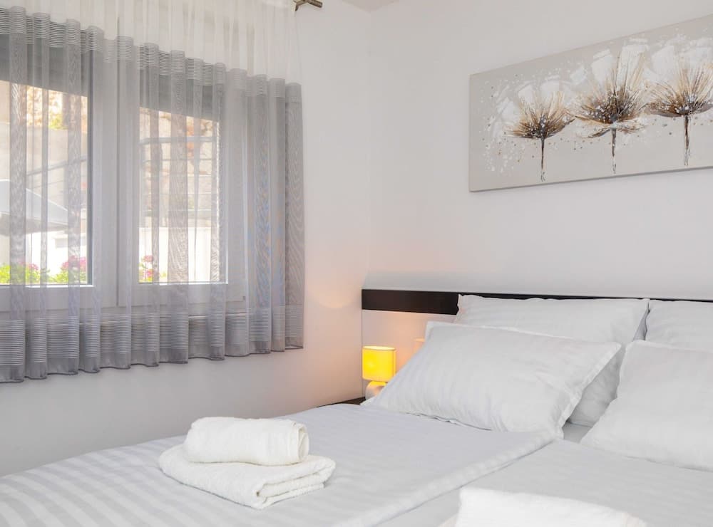 Modern Apartment With Terrace and Private Parking Krk