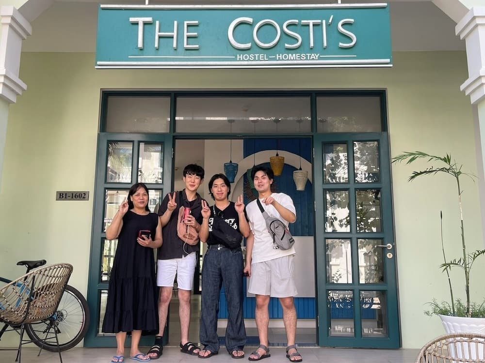 The Costis Homestay & Hotel