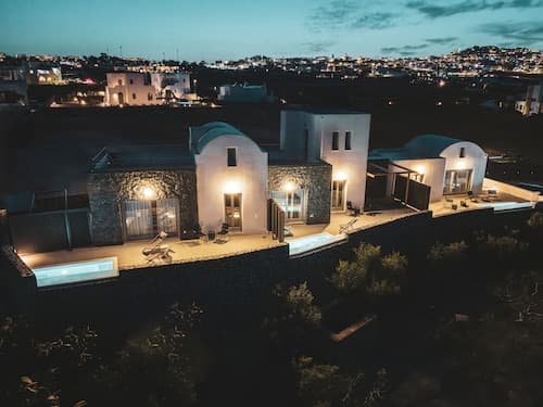 Uranides Luxury Suites