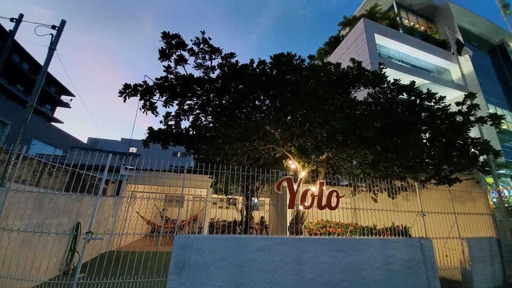 Yolo Hostel