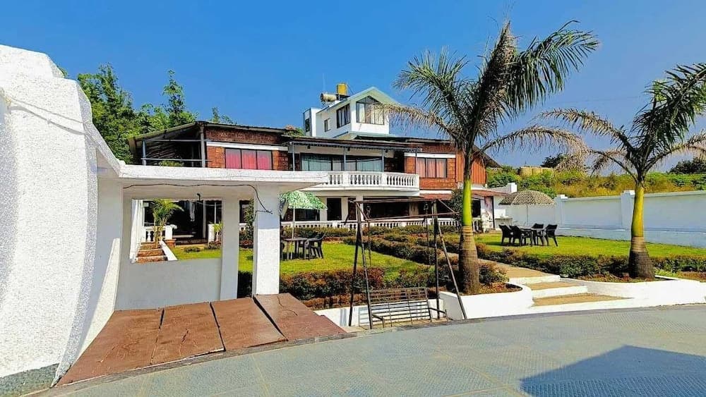 Emerald Villa