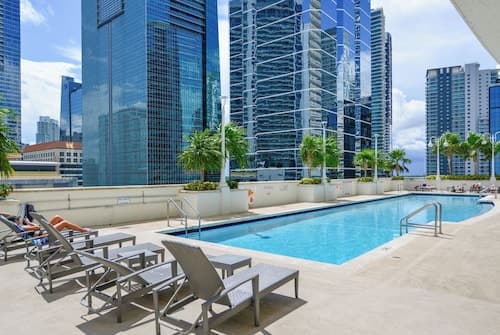 Brickell Condo - Waterfront walks - We Host