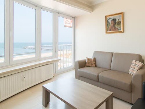 Apartment With Harbour Chanel View