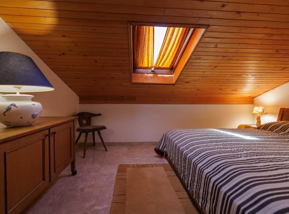 Classic and Trendy Apartment With Terrace