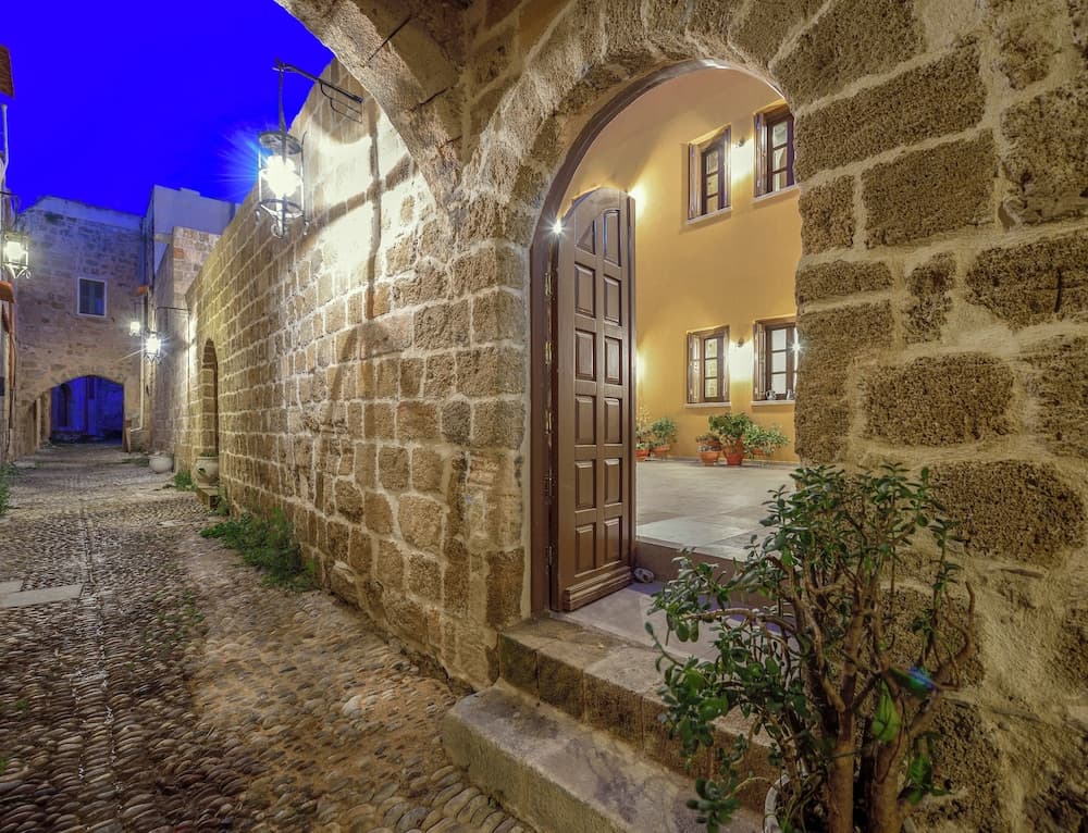 SPANISH KNIGHTS INN