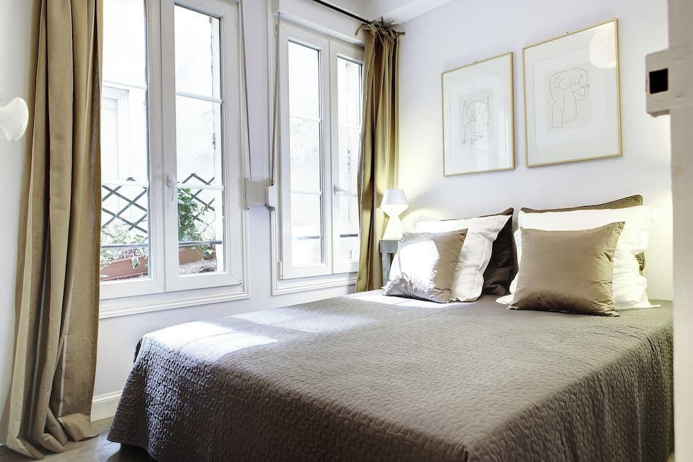 Paris Marais Central Residence