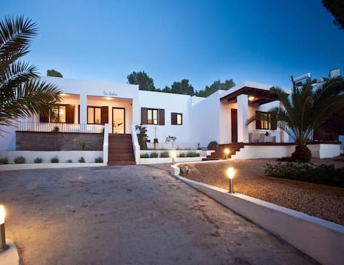 Beachfront Villa With Saltwater Pool