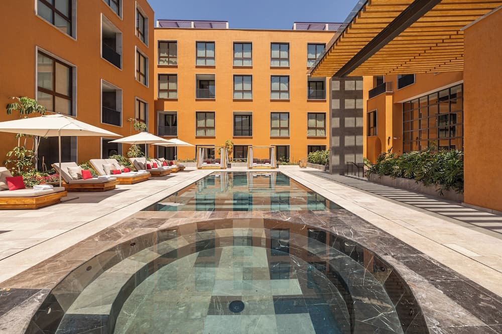 Cleviá, San Miguel de Allende, Autograph Collection