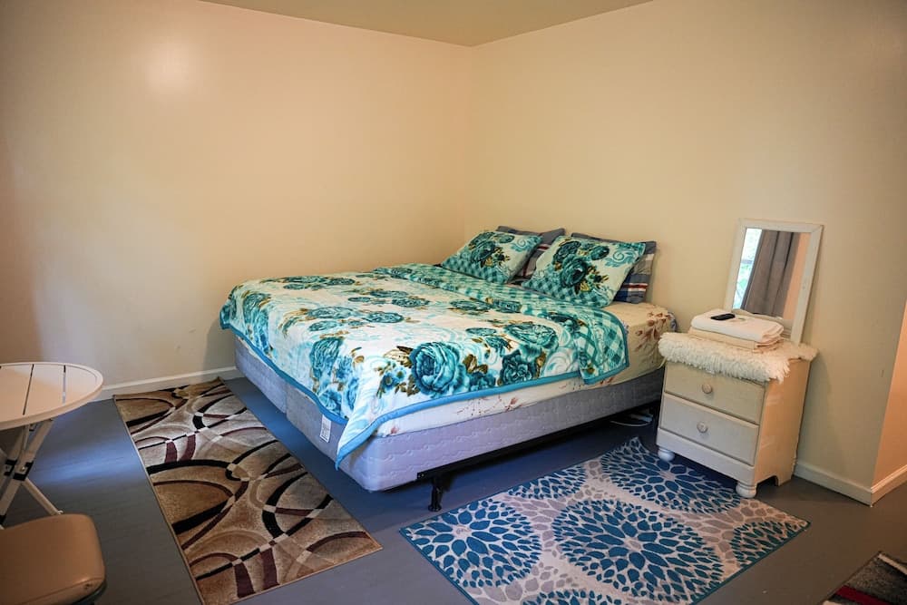 Divine Villa and Resorts- 67 Sherman Ave