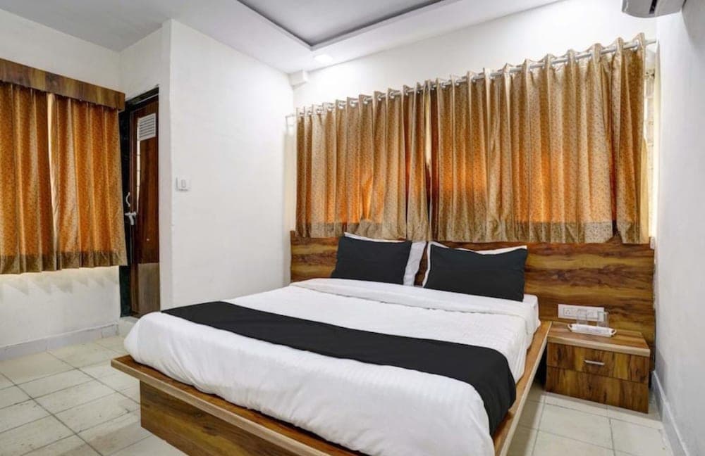 Goroomgo Apollo Vastrapur