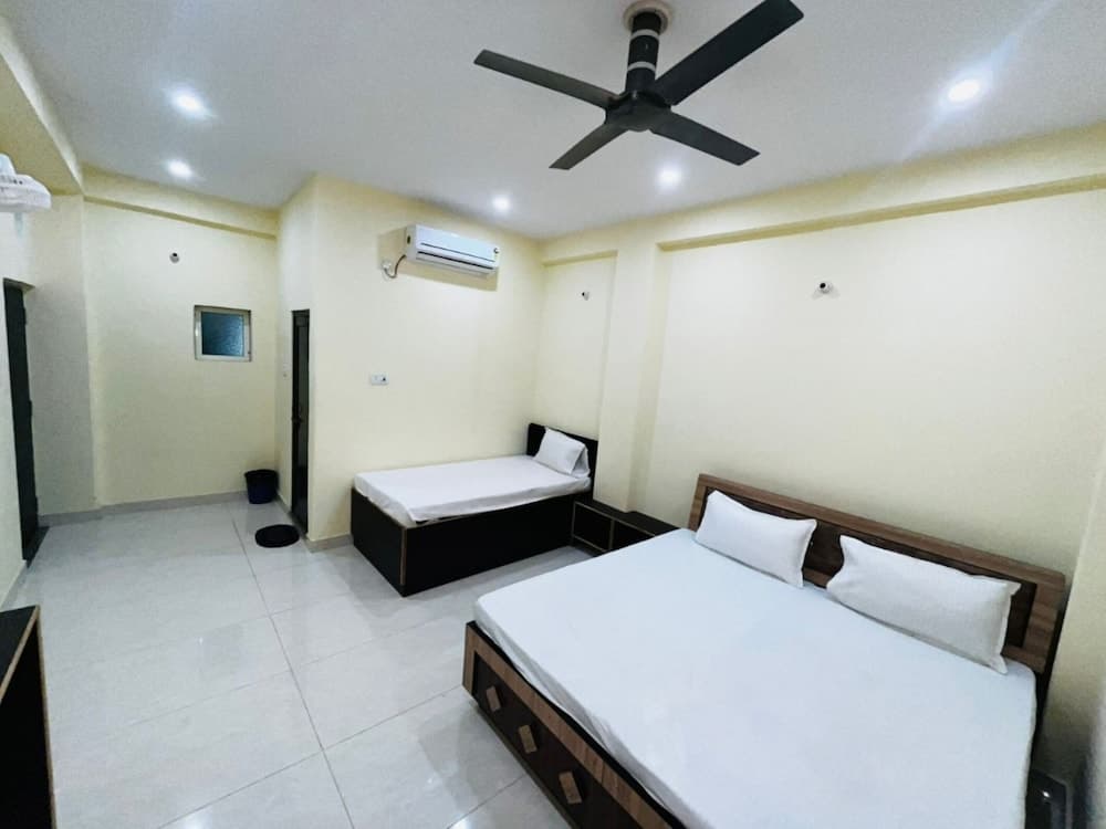 Goroomgo Kashi Residency Varanasi