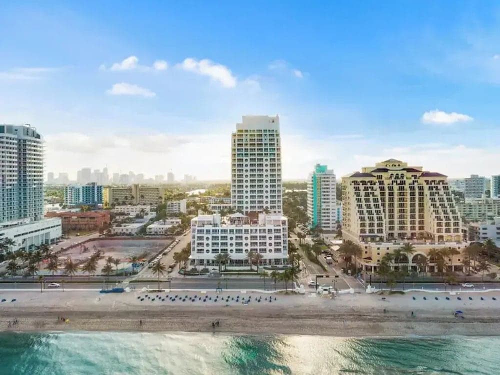 Stunning Beachfront Luxury- Your Perfect Getaway!