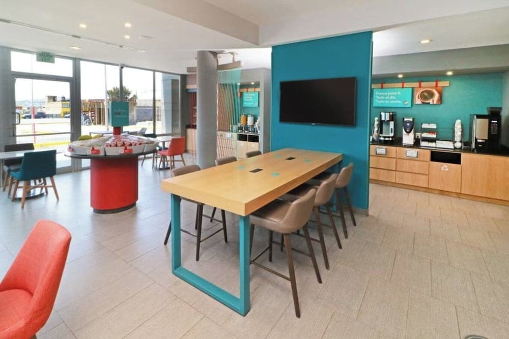 avid hotel Queretaro Centro Sur by IHG