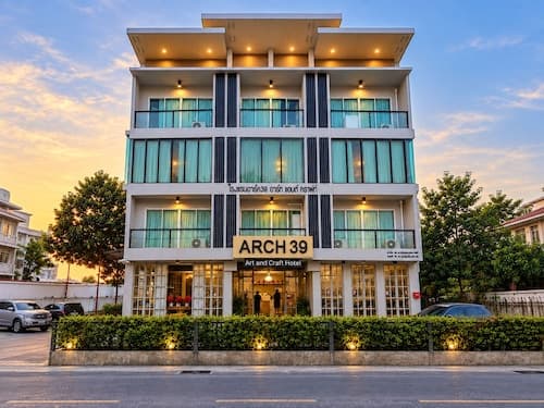 Mandalar Arch 39 Hotel