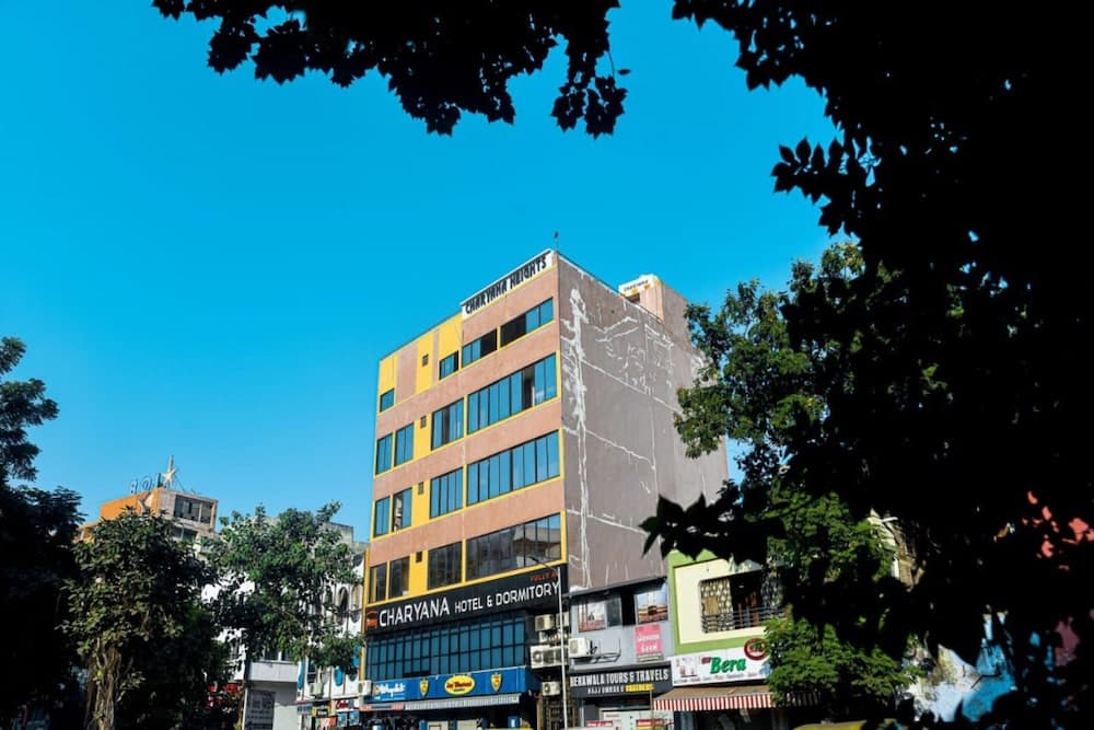 Goroomgo Charyana hotel & Dormitory