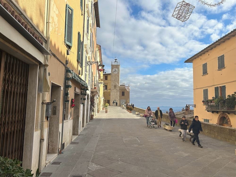 Konaklama yerinin ön cephesi