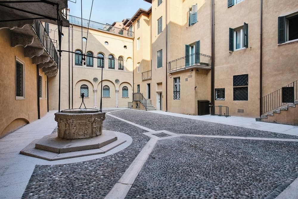 Palazzo Confalonieri da Lisca