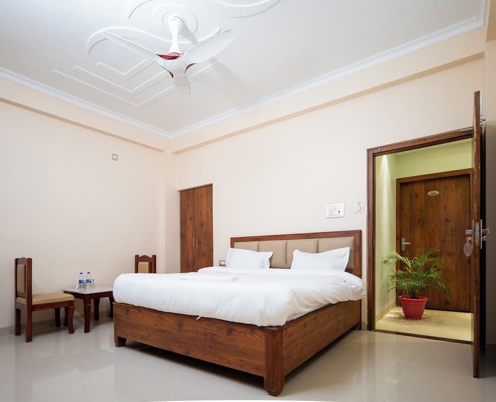 HOTEL SHIVA NILAY INN