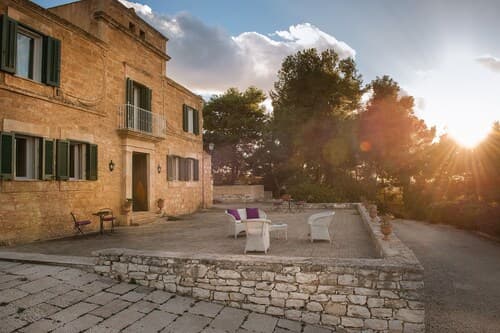 Villa in Paceco With Pool and Countryside Views