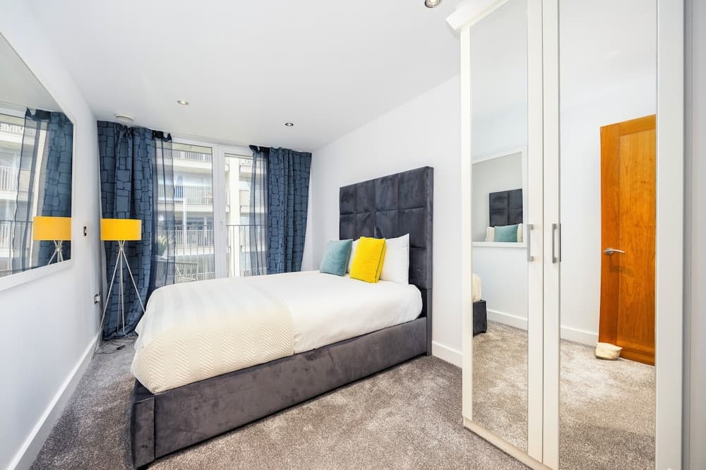 Koks Mews 2 Bed 2 Bath Apartment - ExCeL