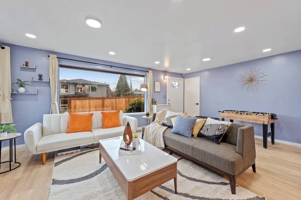 Lakeview Home in Renton, Walk to Beach, AC, Fenced