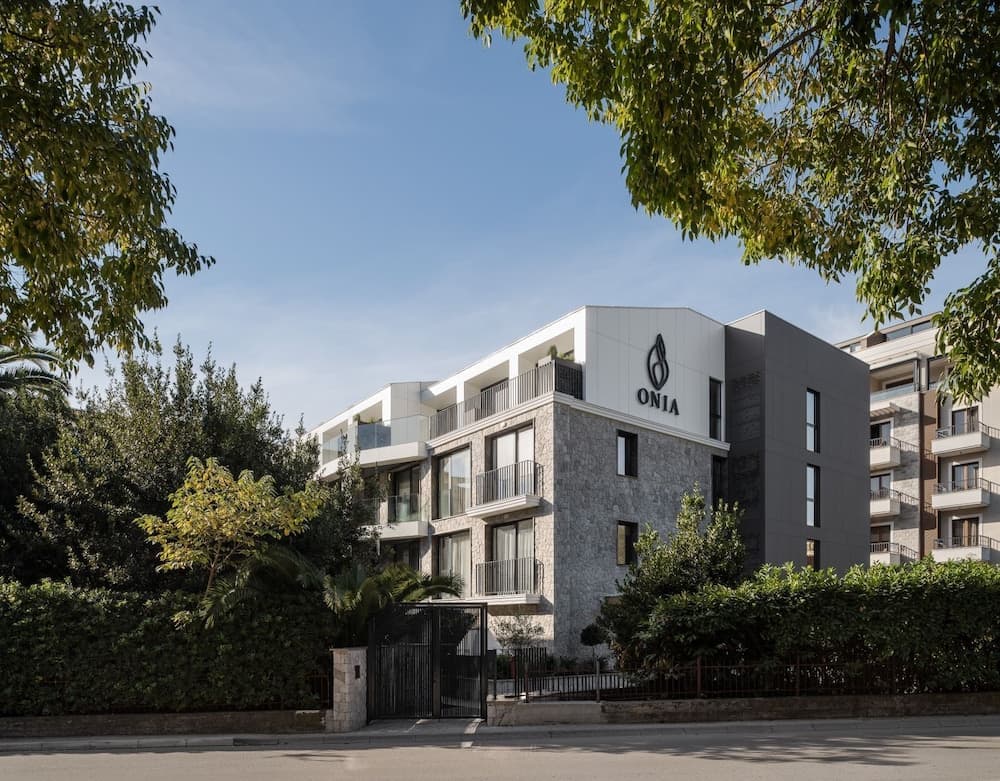 Luxury Apartments Onia