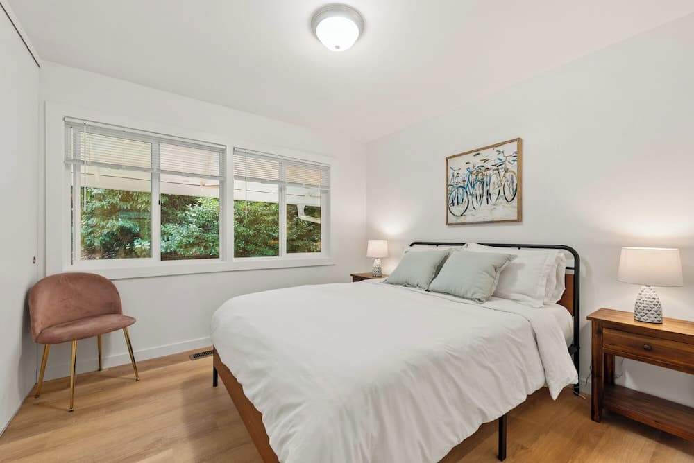 Parkside Escape Oasis in Bellevue fully fenced