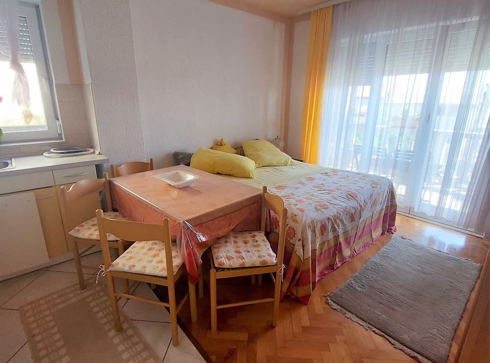 Elegant Apartments With Sea View and Balcony