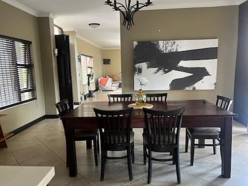 Fourways Luxury 5-Bed Home
