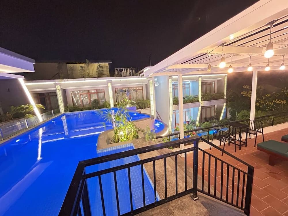 Cambana La Rivière Hotel