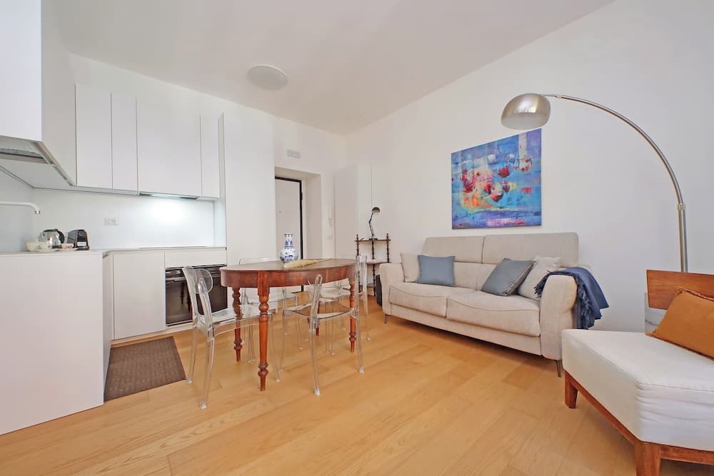 YCH Delightful flat near San Giovanni