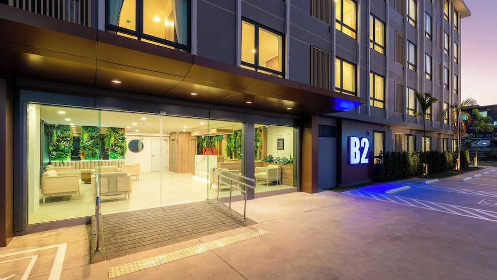 B2 Grand Nimman Premier Hotel