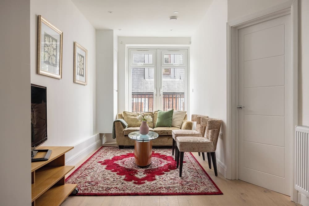 Picktheplace Kensington Lux Apartments