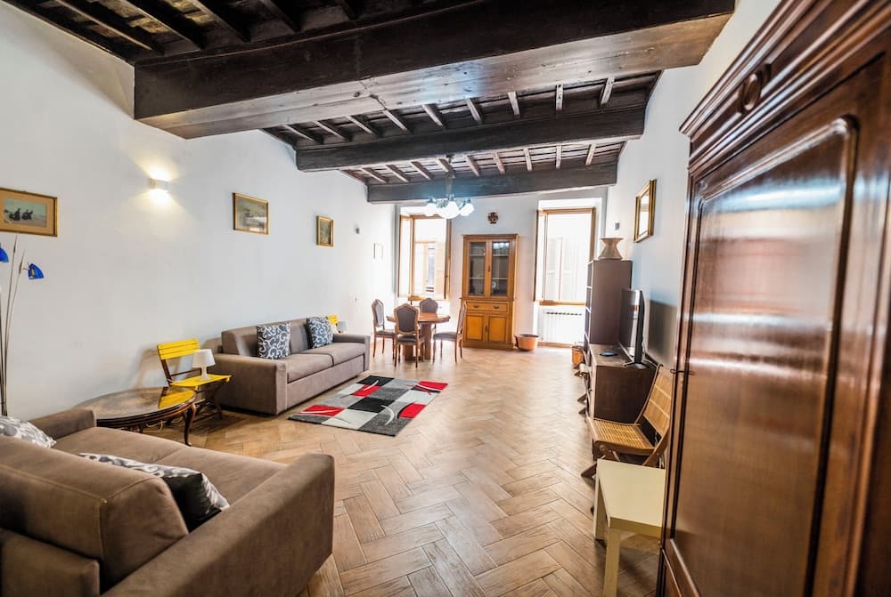 Campo De Fiori Large Family Apartment