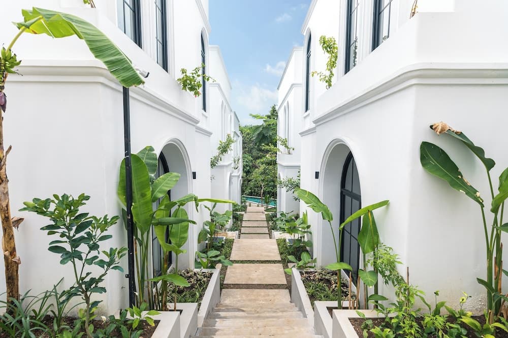 Greenforest Anahata 4 Star Hotel