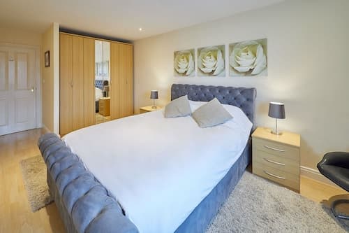 Host Stay Seal View