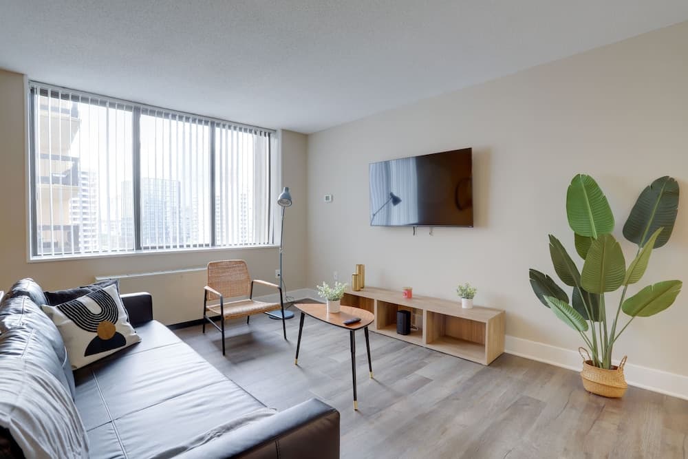 Crystal City Apt for Business Travelers