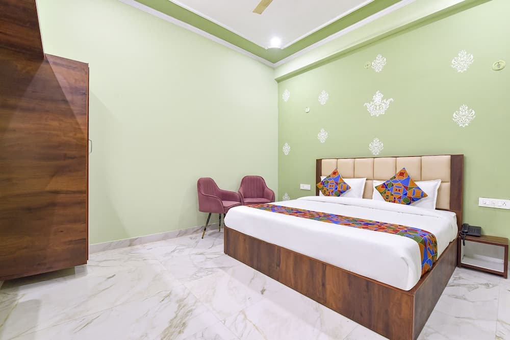 Fabhotel Lavish Palace