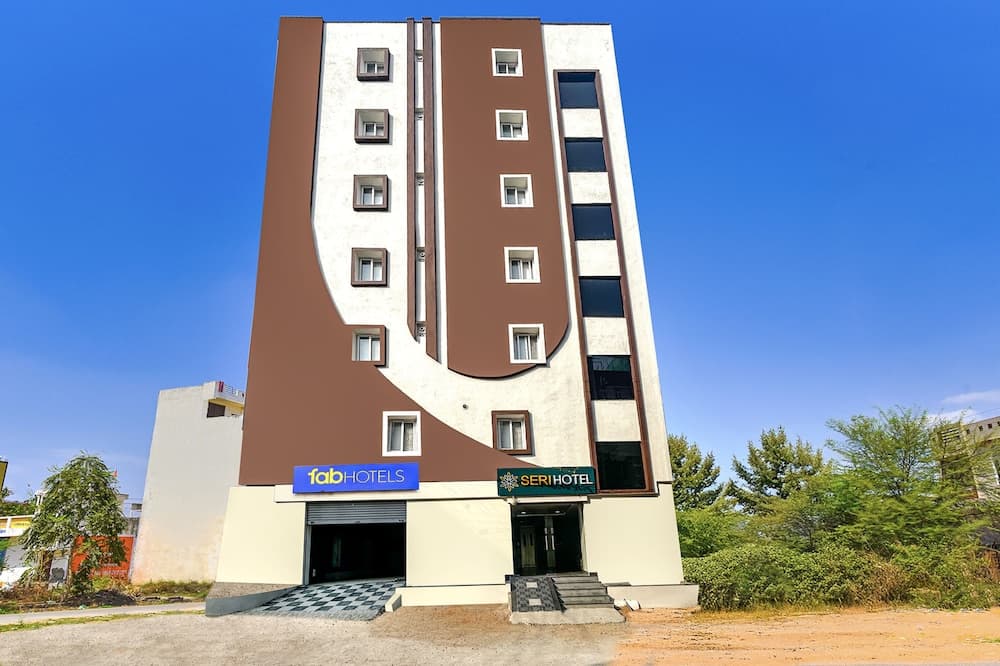 Fabhotel Seri