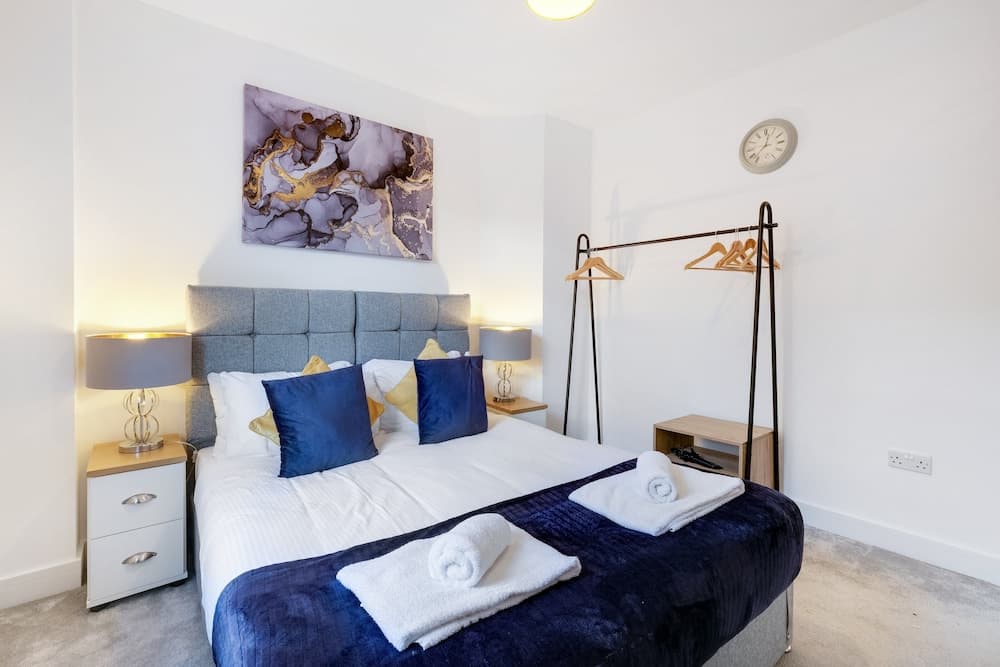 Eastons 2 Bedroom Apt. with Sofa Bed